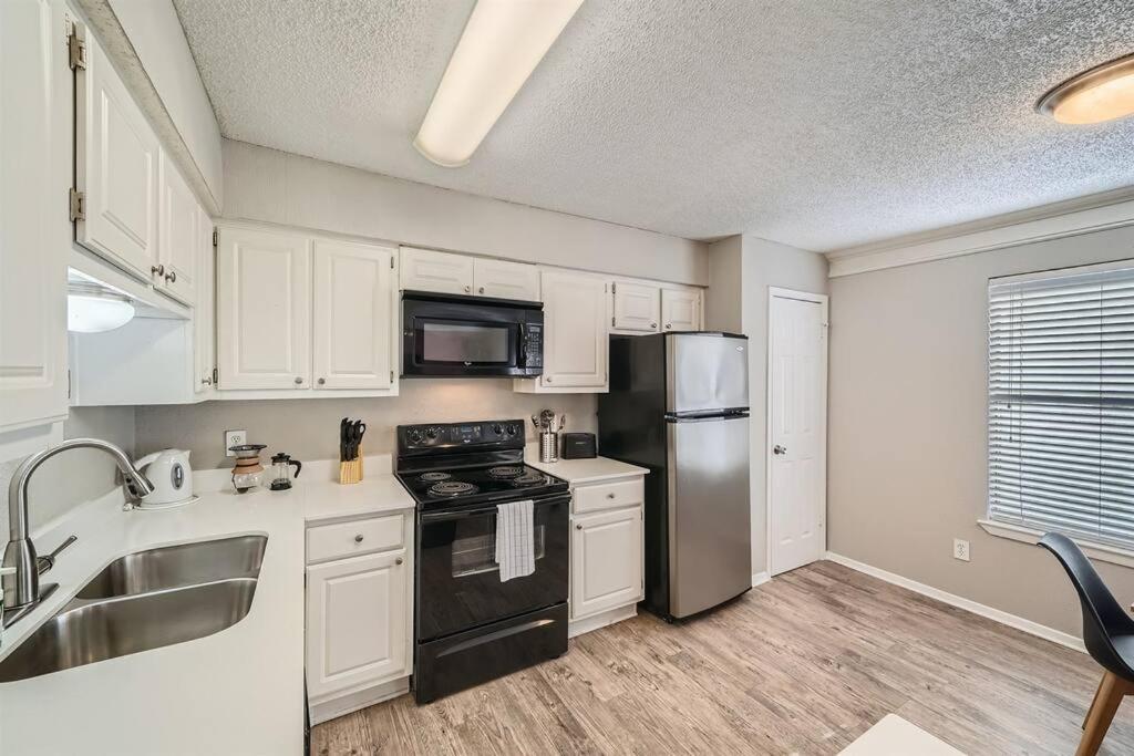 Chic 2B Getaway - 10Min To Dtwn - W/D, Pool, Prkg Austin Exterior foto