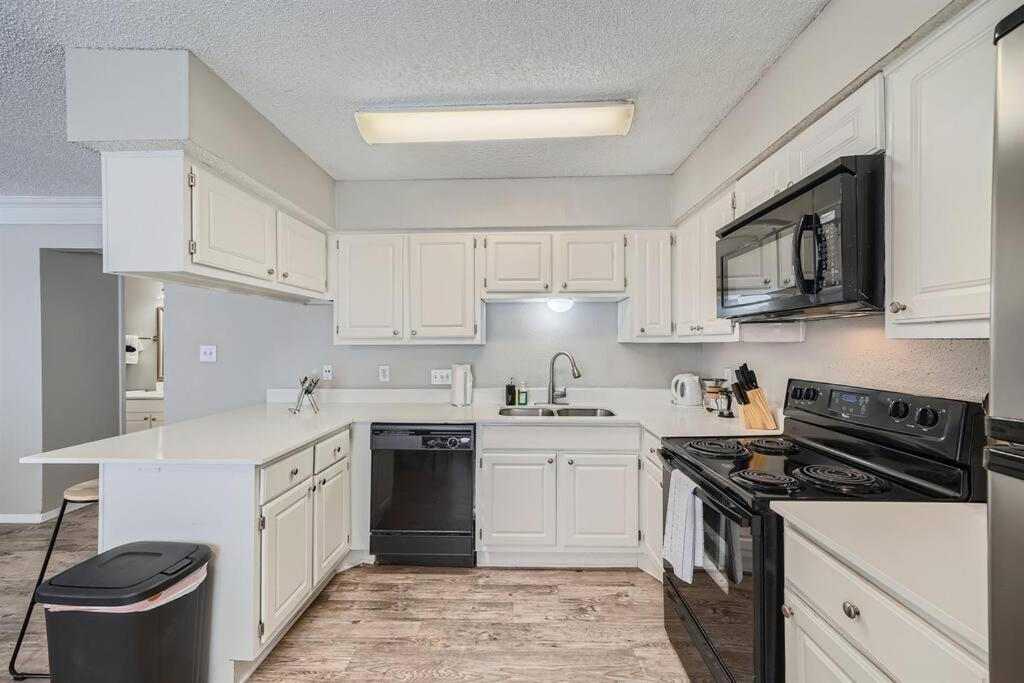 Chic 2B Getaway - 10Min To Dtwn - W/D, Pool, Prkg Austin Exterior foto