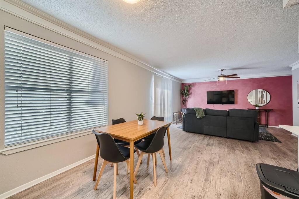 Chic 2B Getaway - 10Min To Dtwn - W/D, Pool, Prkg Austin Exterior foto