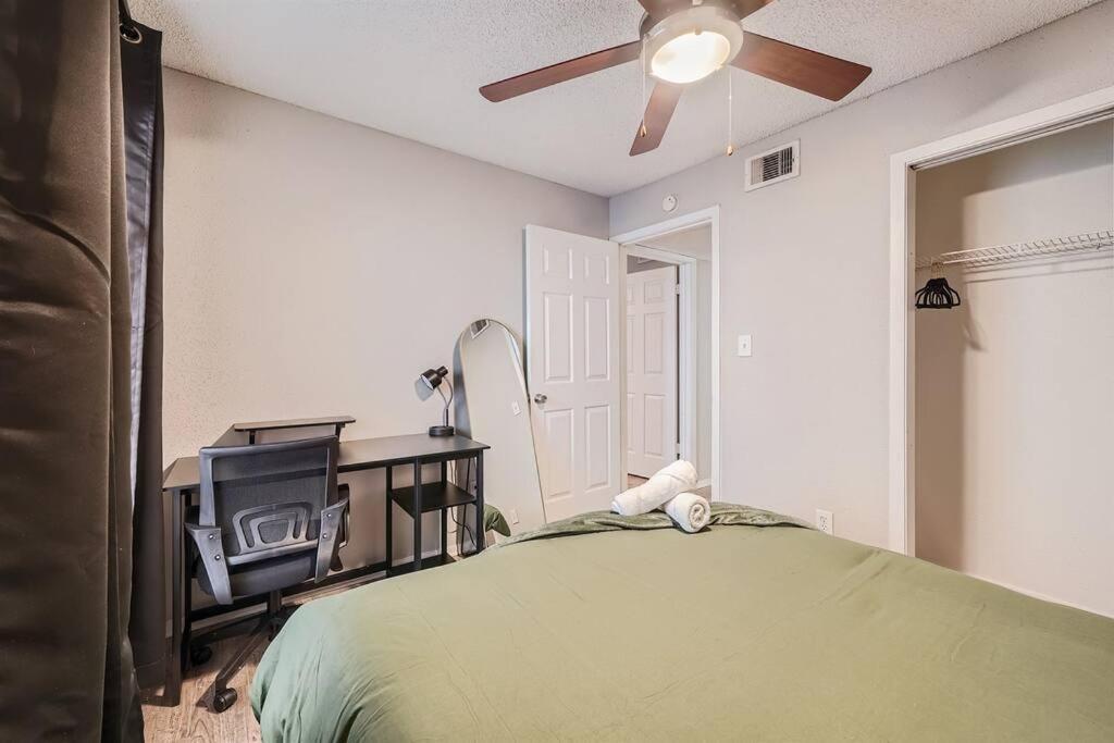 Chic 2B Getaway - 10Min To Dtwn - W/D, Pool, Prkg Austin Exterior foto
