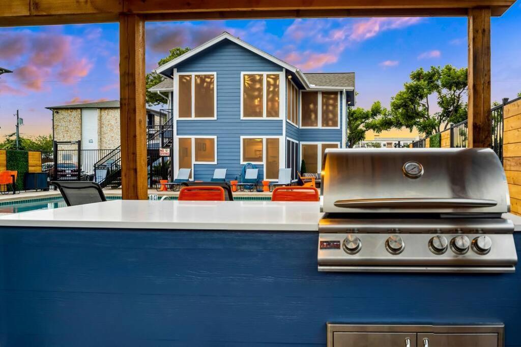 Chic 2B Getaway - 10Min To Dtwn - W/D, Pool, Prkg Austin Exterior foto