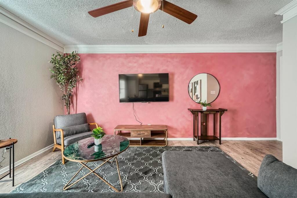 Chic 2B Getaway - 10Min To Dtwn - W/D, Pool, Prkg Austin Exterior foto