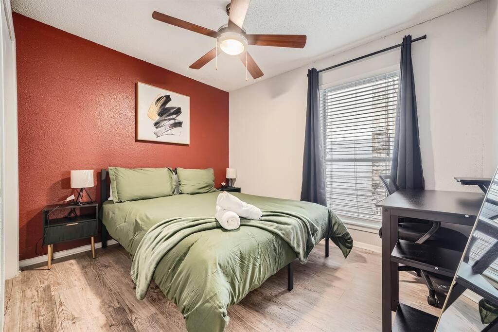 Chic 2B Getaway - 10Min To Dtwn - W/D, Pool, Prkg Austin Exterior foto