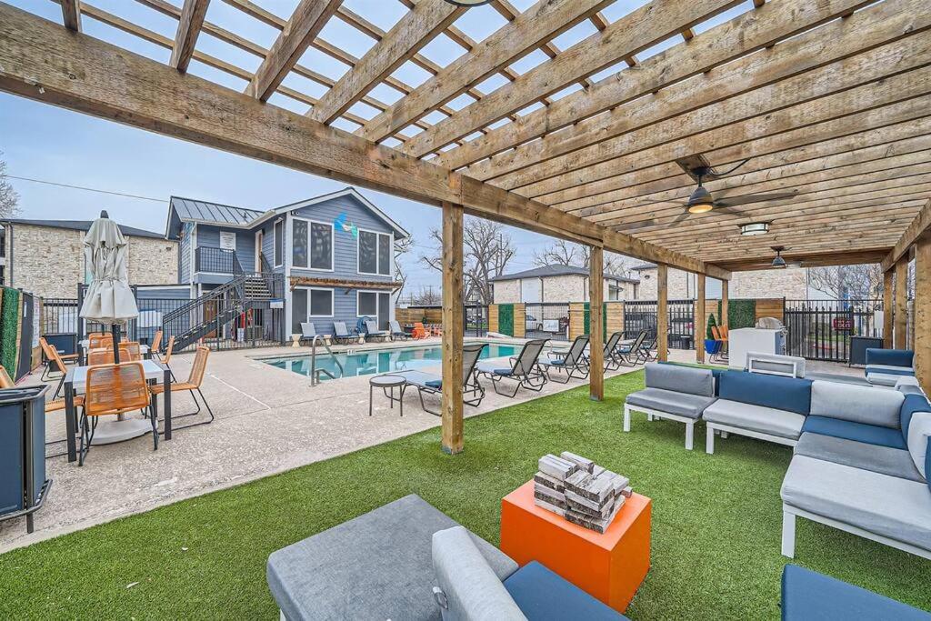 Chic 2B Getaway - 10Min To Dtwn - W/D, Pool, Prkg Austin Exterior foto